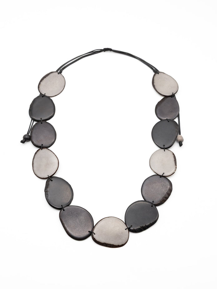 Halskette Carla Schwarz - La Tagua Nuss