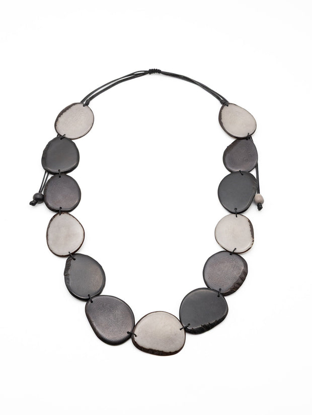 Halskette Carla Schwarz - La Tagua Nuss